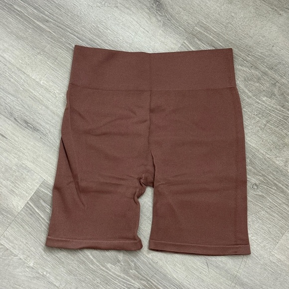Gilly Hicks (Hollister) Women's Ribbed Brown Biker Shorts - Picture 2 of 5